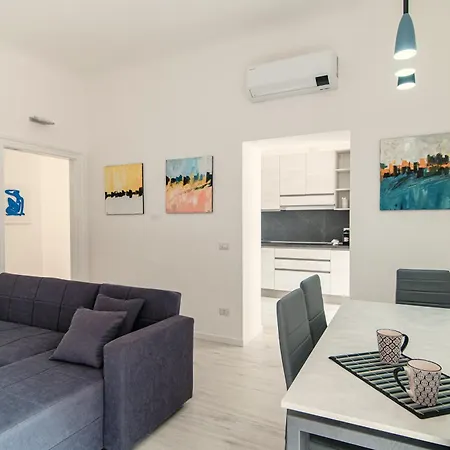 The Gallery Apartment *
